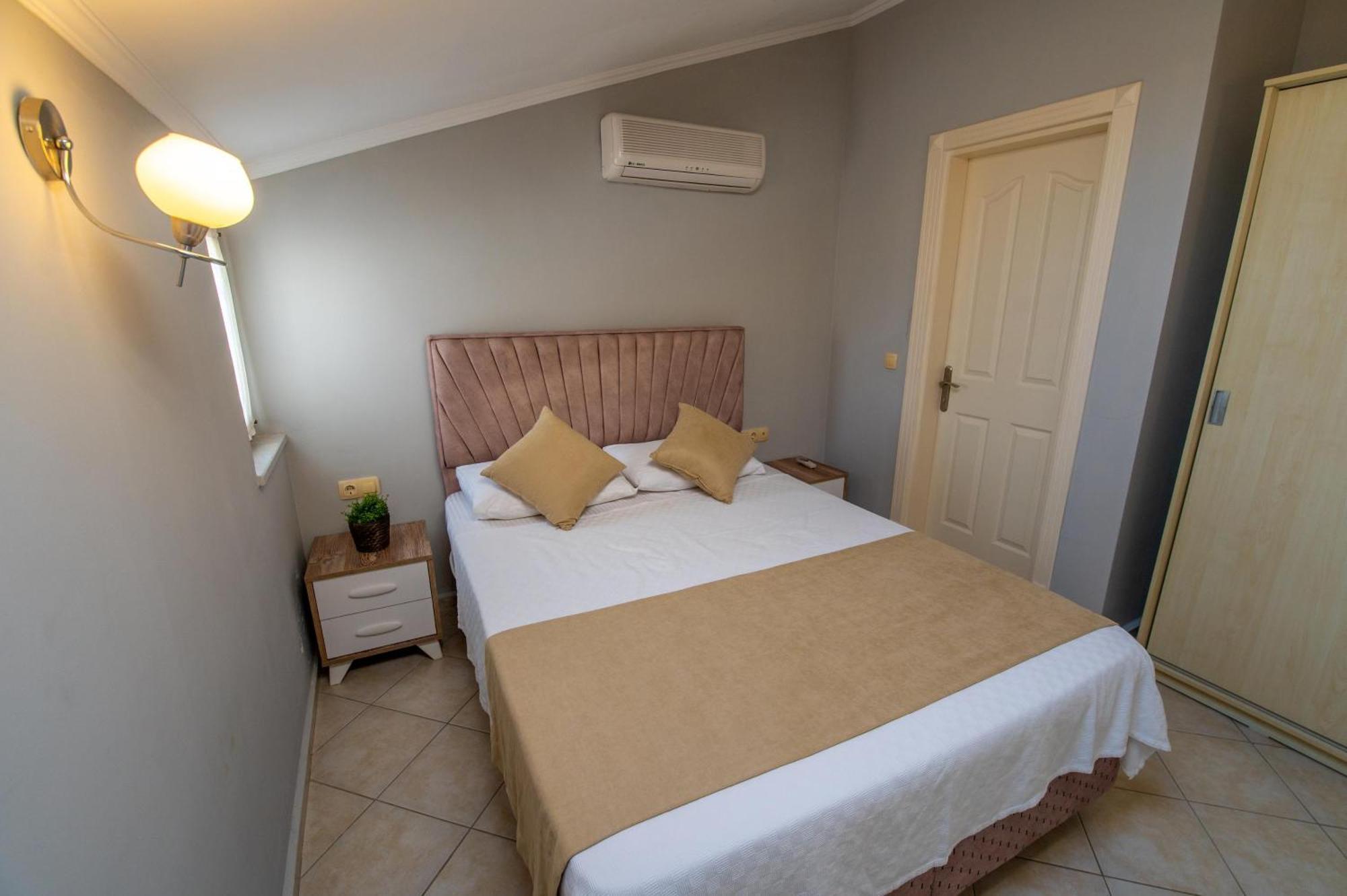 Sunset Beach Club Aqualettings Oyster 5 Fethiye Exterior photo